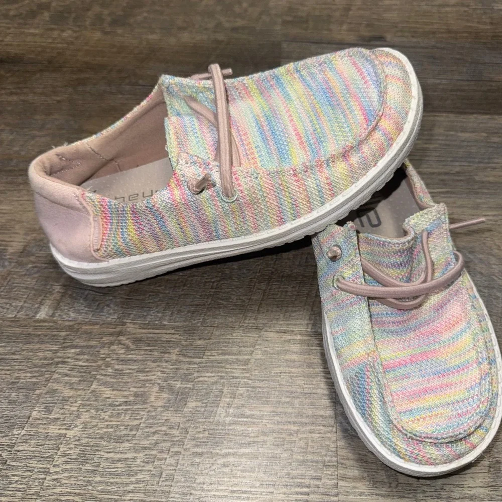 Hey Dude Wendy Youth Sox Pastels Rainbow Knit Slip On Shoes Kids Size 2